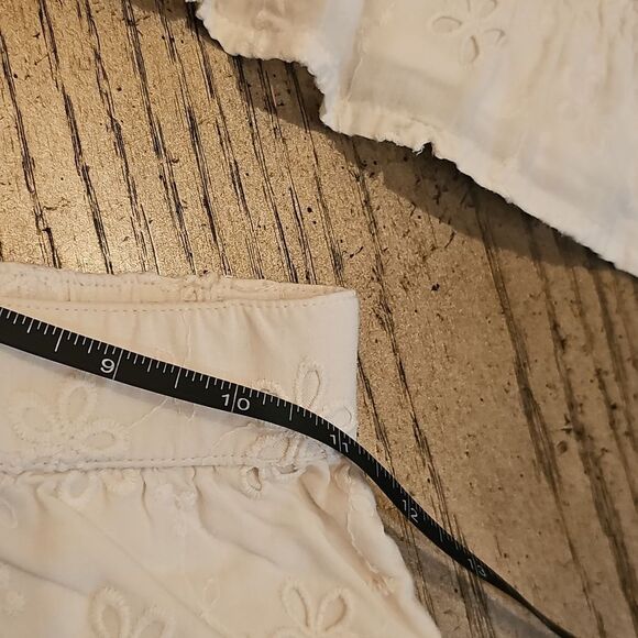 White Eyelet Crop Top and Shorts Set Size 7/8 Abercrombie - Picture 8 of 14